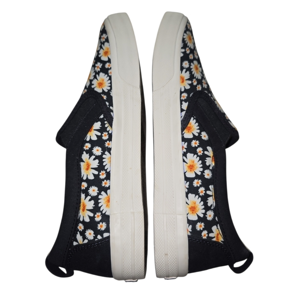 Taos Black Daisy Rubber Sole Slip-on Sneakers 7.5 Canvas Removable Footbed - Picture 5 of 8
